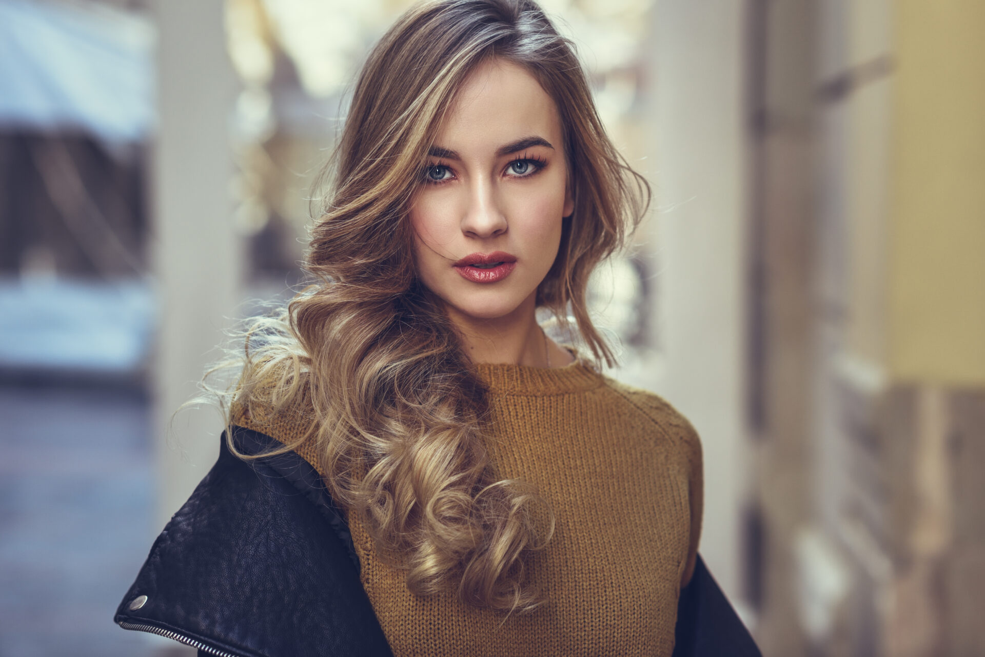 Layered Haircuts For Autumn - Blonde Lady