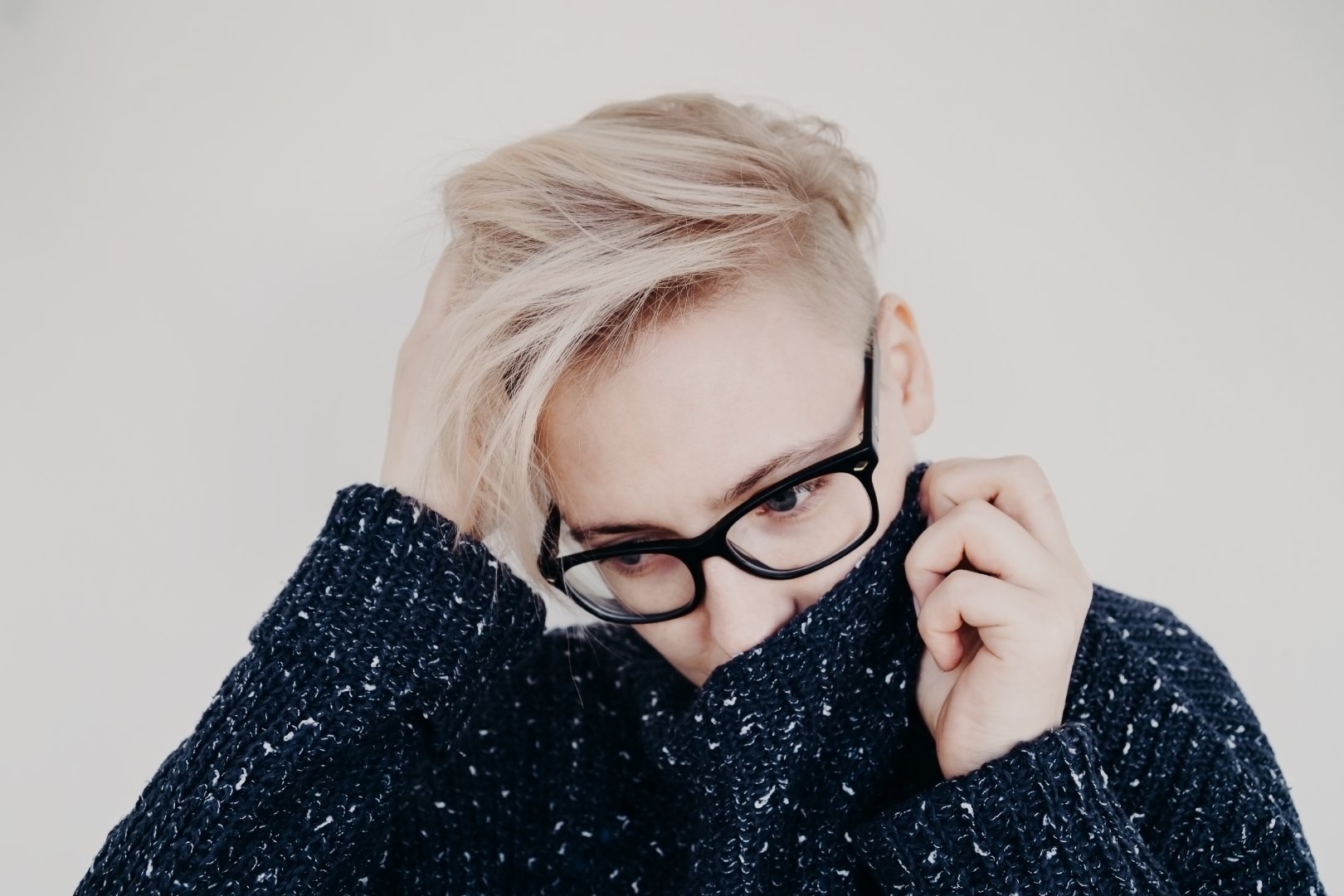 Short hairstyle for women